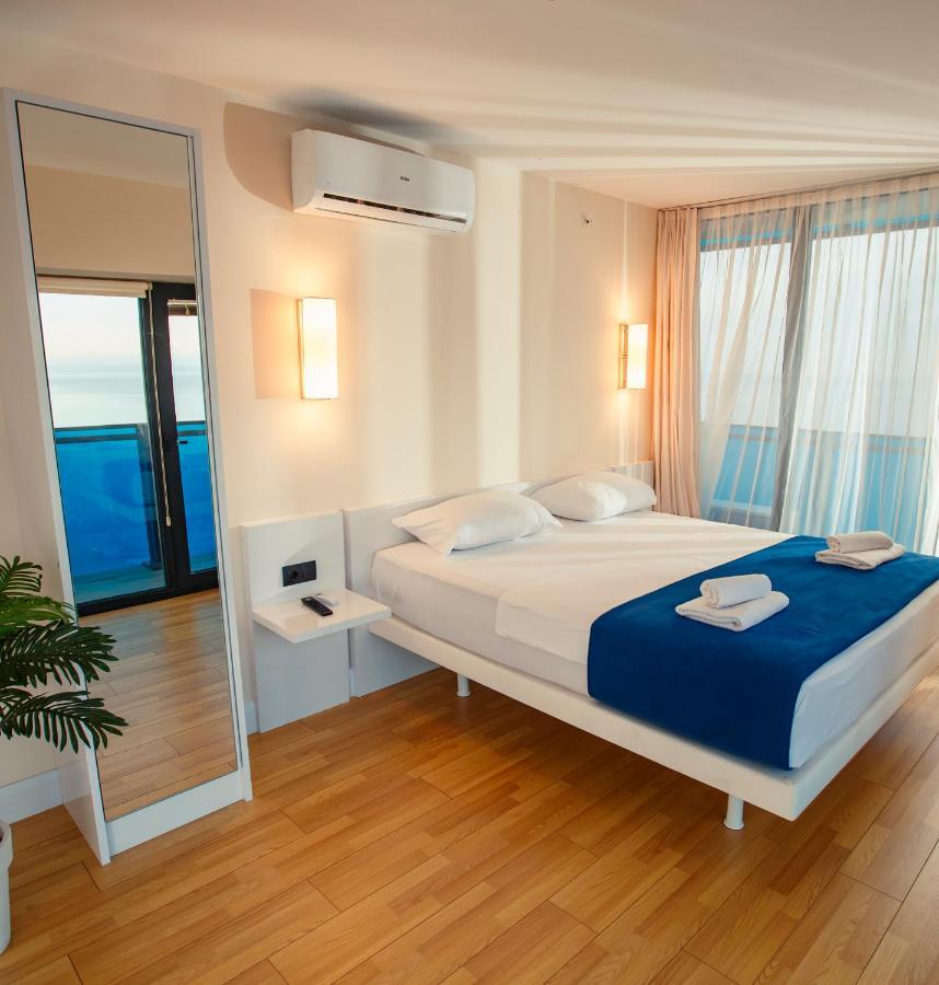 Panorama Orbi City Center Suite Batoumi Extérieur photo